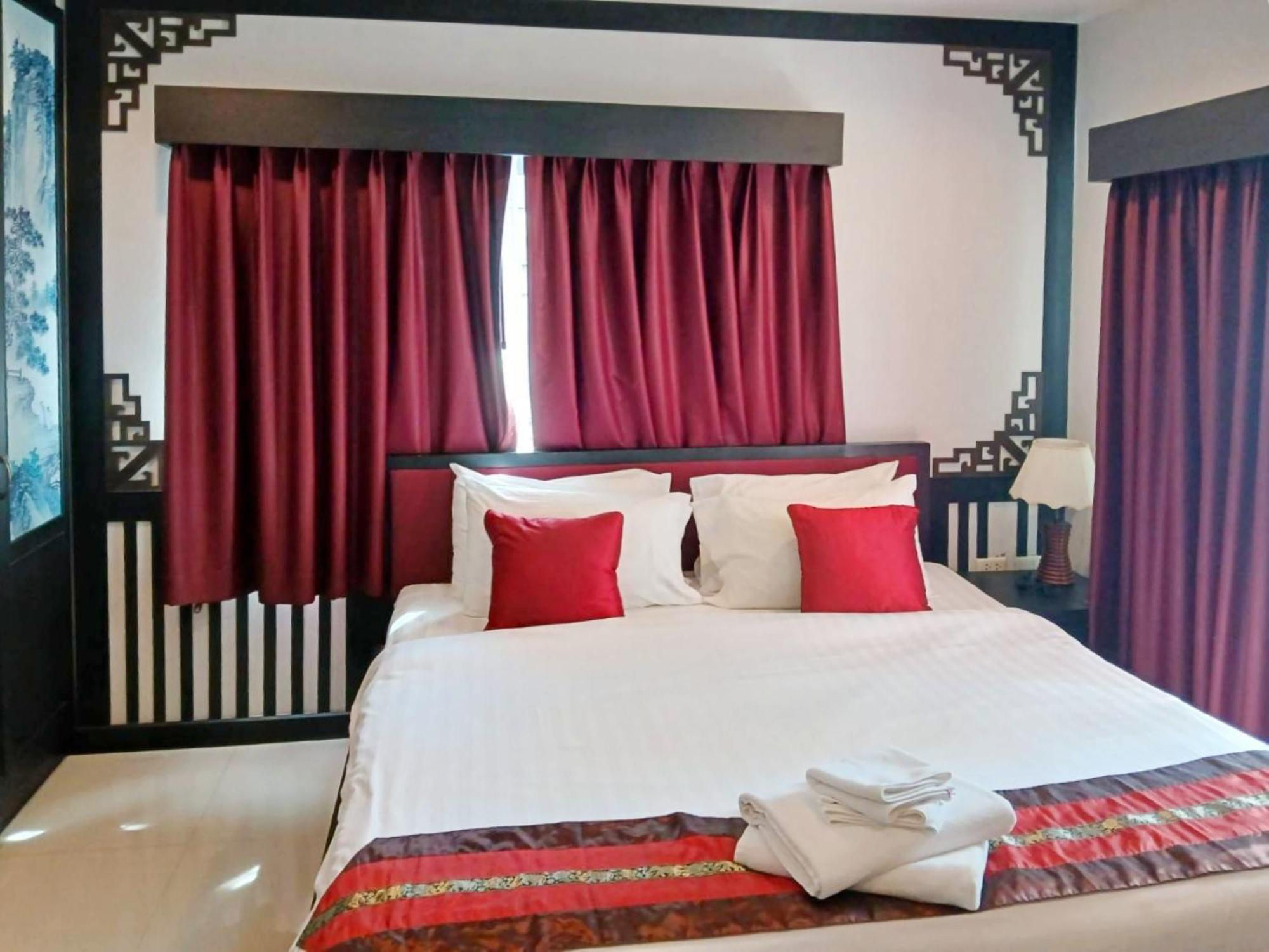 Patong Sunray Beach Hotel מראה חיצוני תמונה