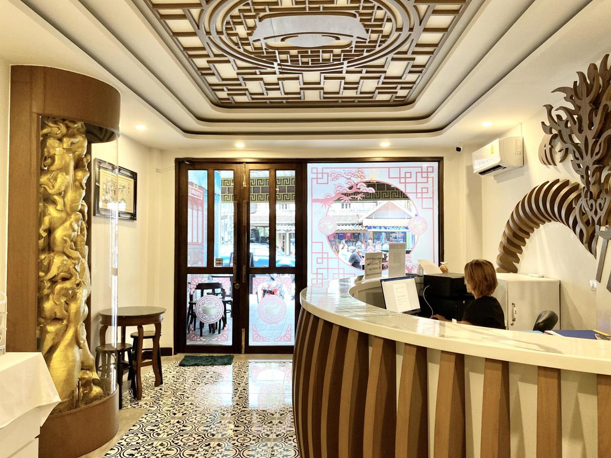 Patong Sunray Beach Hotel מראה חיצוני תמונה
