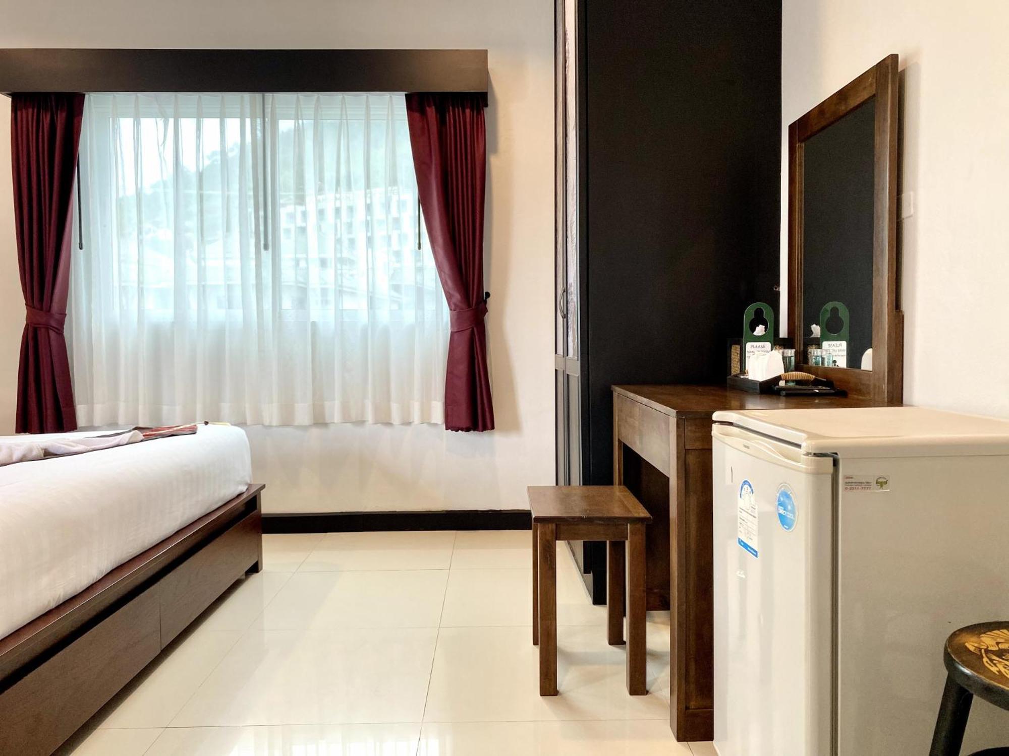 Patong Sunray Beach Hotel מראה חיצוני תמונה