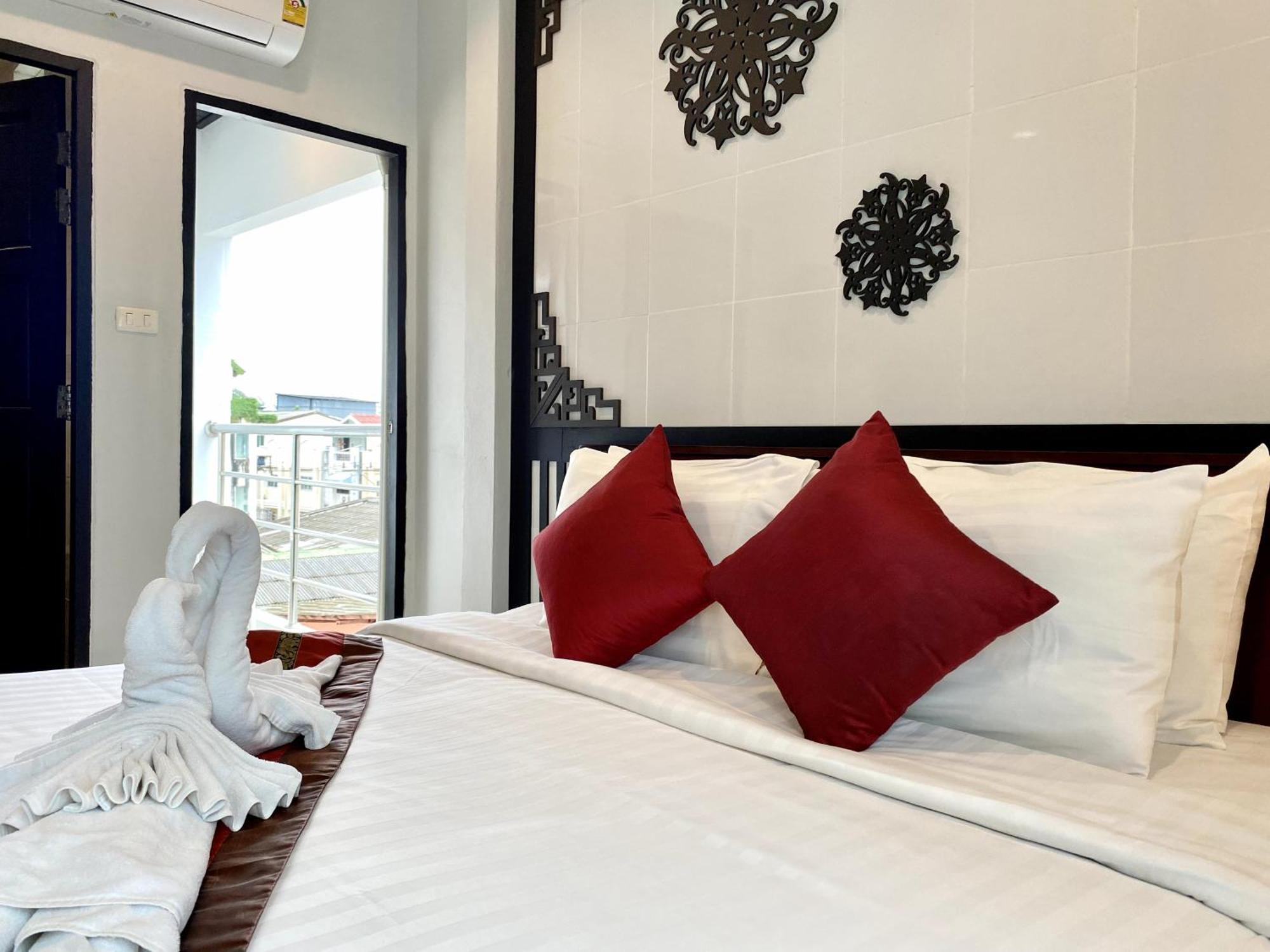 Patong Sunray Beach Hotel מראה חיצוני תמונה