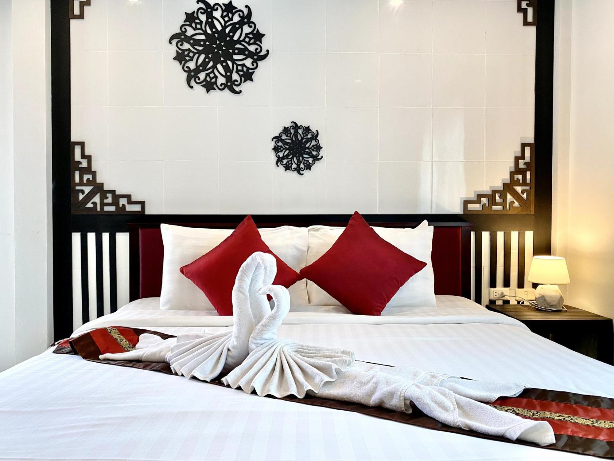Patong Sunray Beach Hotel מראה חיצוני תמונה