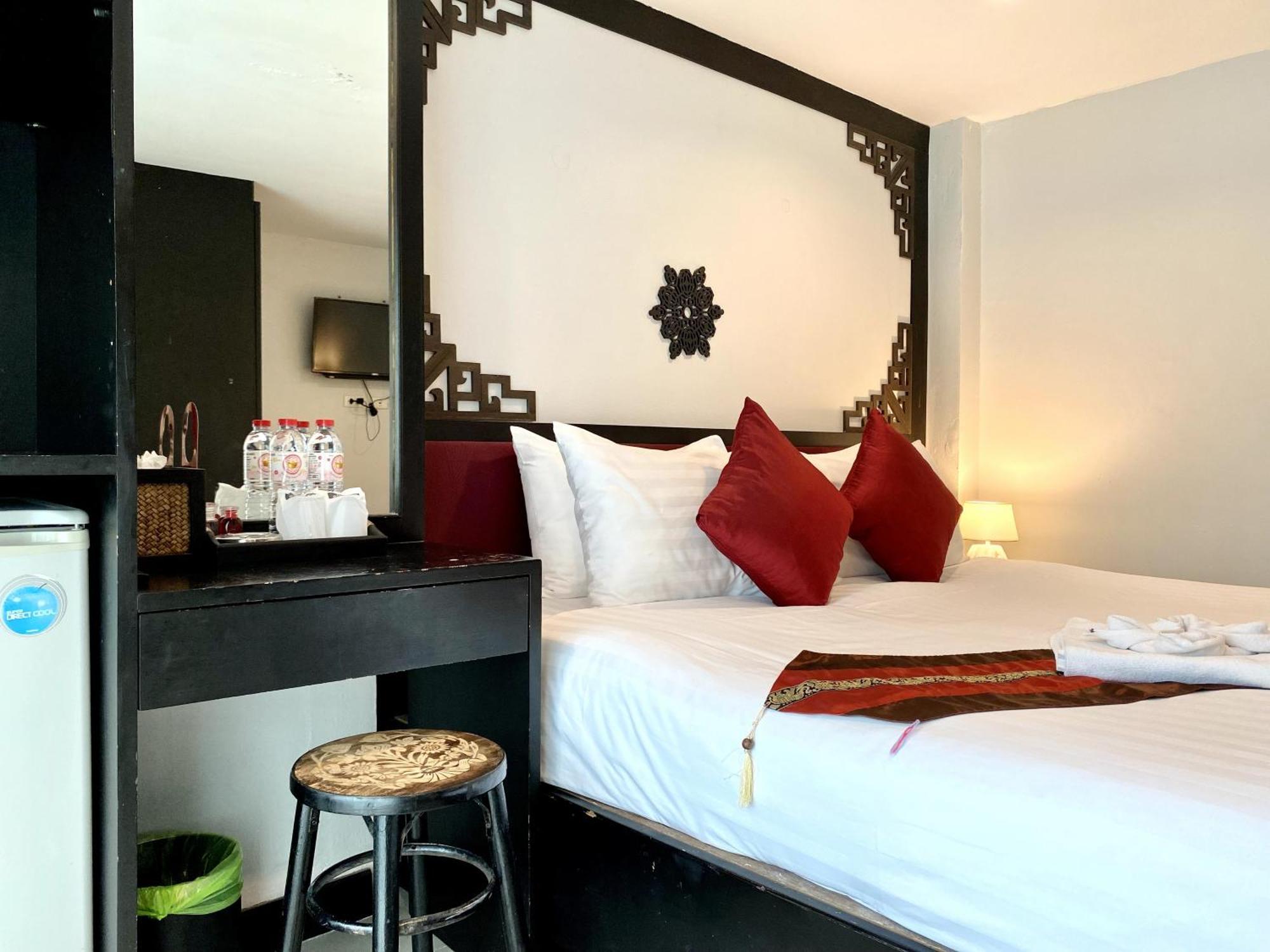 Patong Sunray Beach Hotel מראה חיצוני תמונה