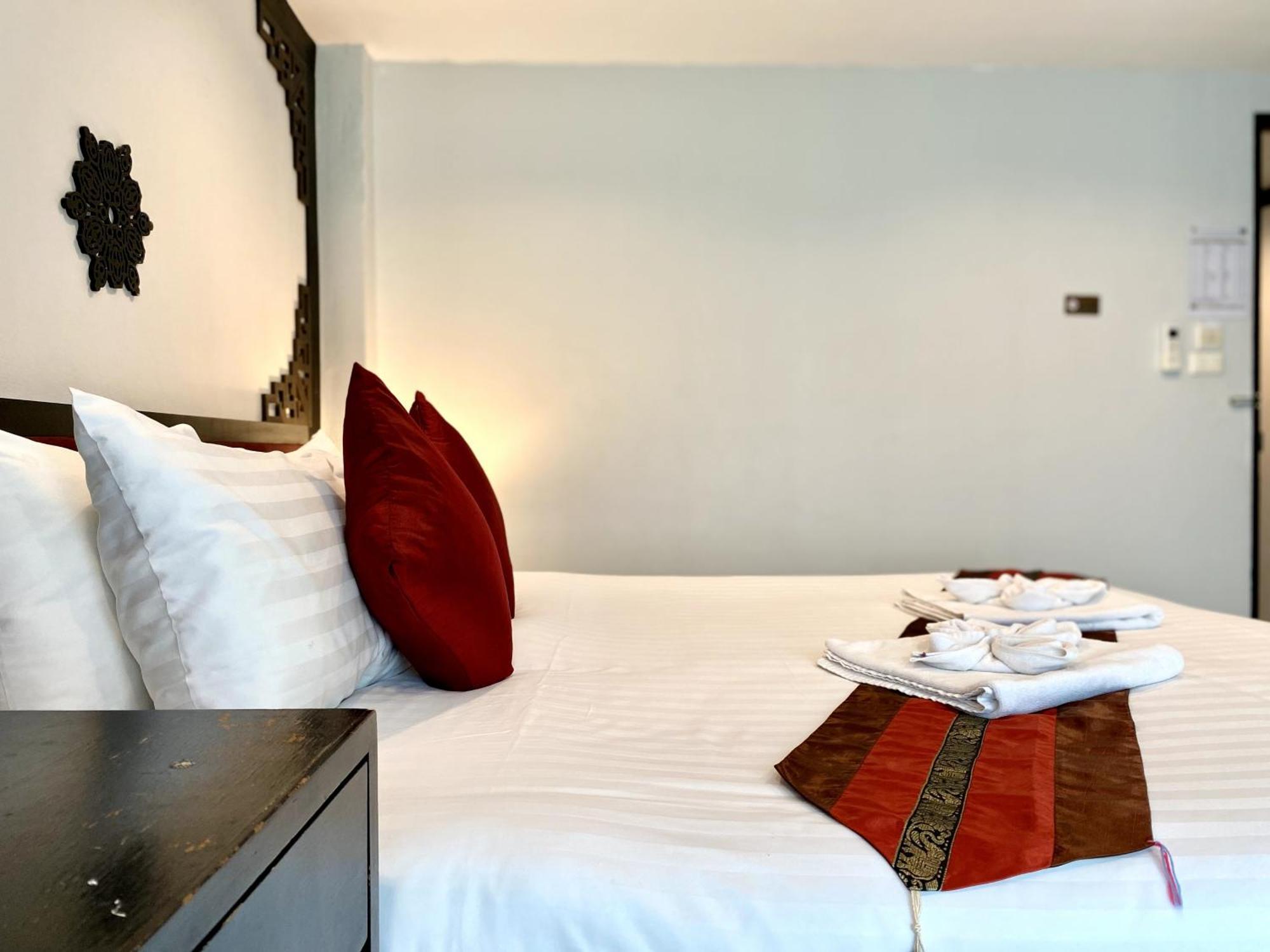 Patong Sunray Beach Hotel מראה חיצוני תמונה